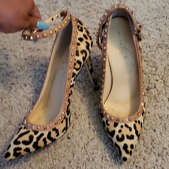CHEETAH STUD HEELS - Picture 1 of 3